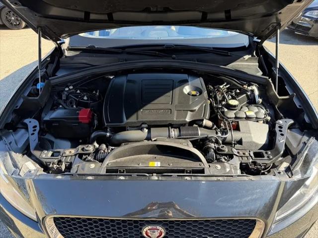 2019 Jaguar F-PACE 25t Premium
