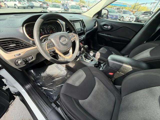 2015 Jeep Cherokee Sport
