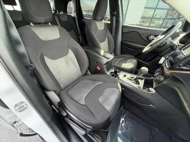2015 Jeep Cherokee Sport