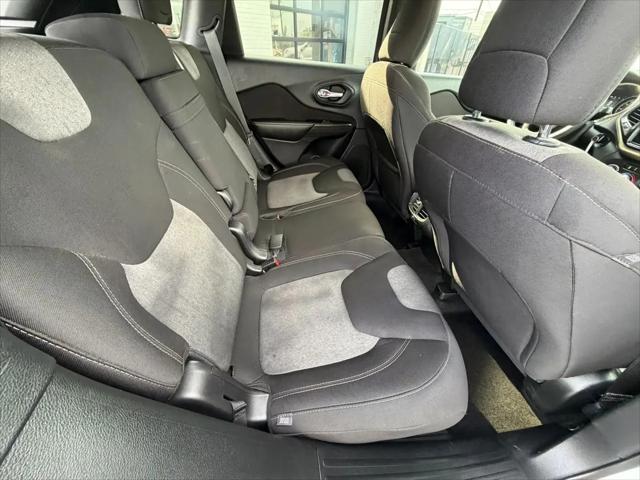 2015 Jeep Cherokee Sport