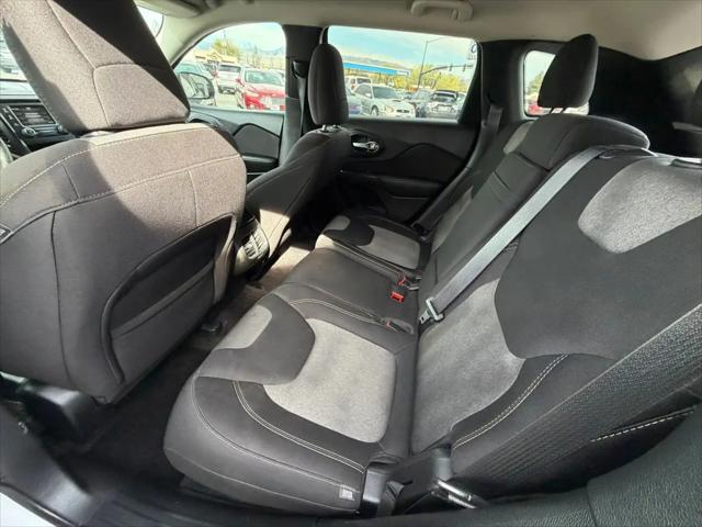 2015 Jeep Cherokee Sport
