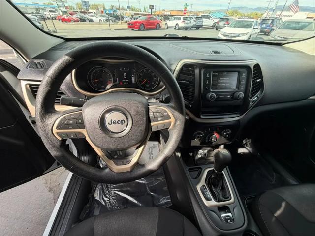 2015 Jeep Cherokee Sport