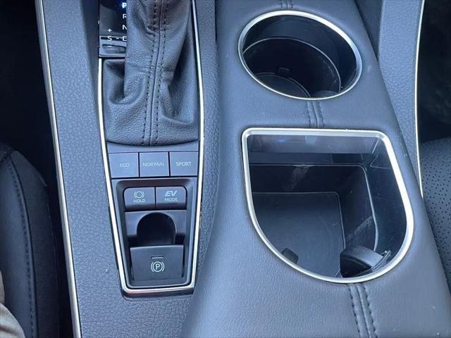 2022 Toyota Avalon Limited Hybrid
