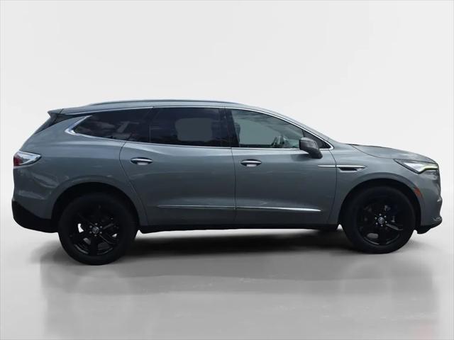 2023 Buick Enclave Essence AWD