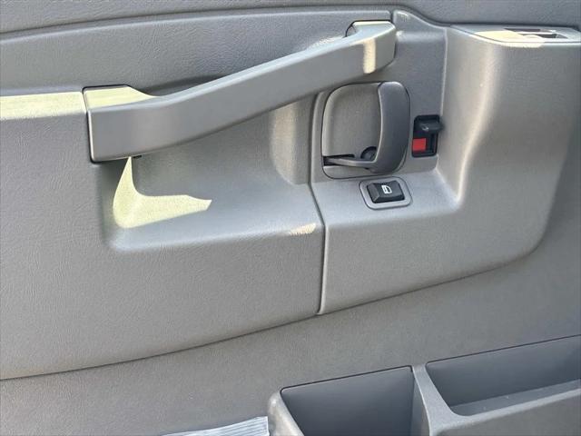 2025 Chevrolet Express Cutaway Work Van