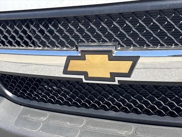 2025 Chevrolet Express Cutaway Work Van