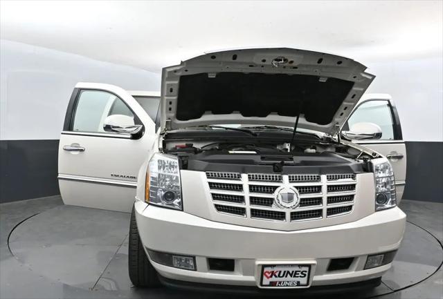 2011 Cadillac Escalade ESV Luxury