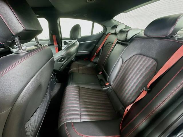 2023 Genesis G70 2.0T RWD