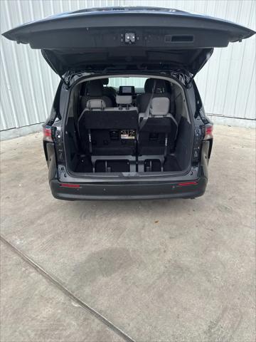 2023 Toyota Sienna LE