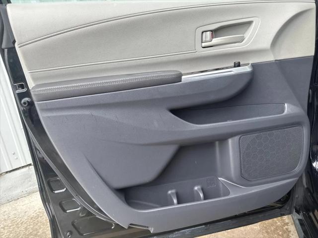 2023 Toyota Sienna LE