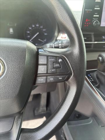 2023 Toyota Sienna LE