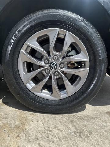 2023 Toyota Sienna LE