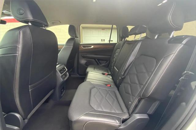 2024 Volkswagen Atlas 2.0T SE w/Technology