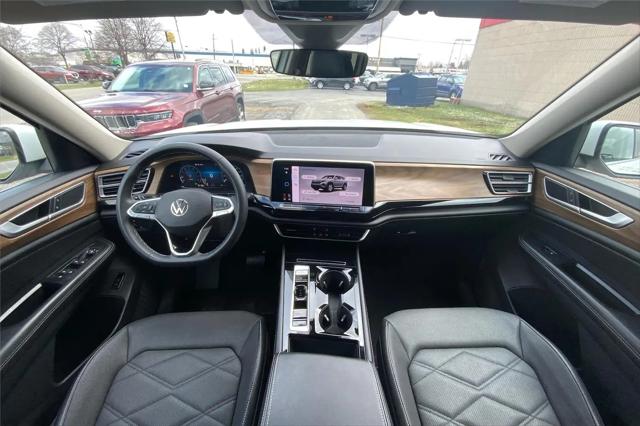 2024 Volkswagen Atlas 2.0T SE w/Technology