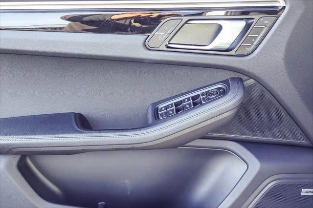 2023 Porsche Macan Macan
