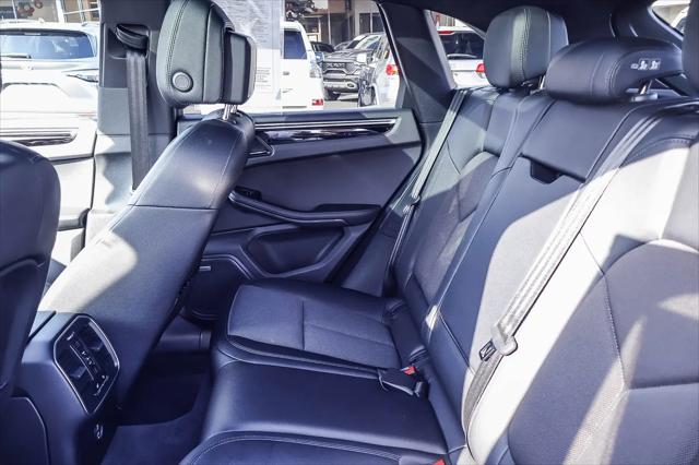2023 Porsche Macan Macan
