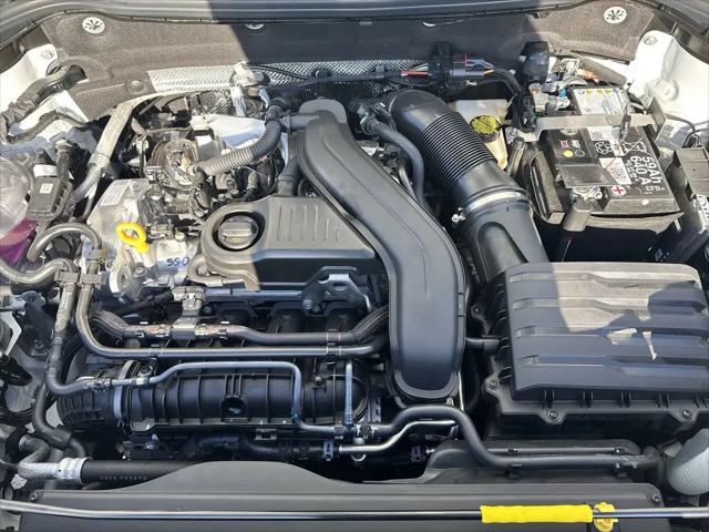 2026 Volkswagen Taos SE Black