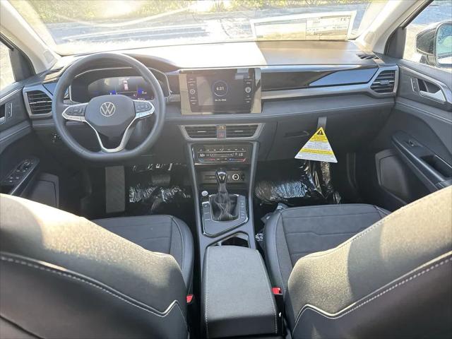 2026 Volkswagen Taos SE Black
