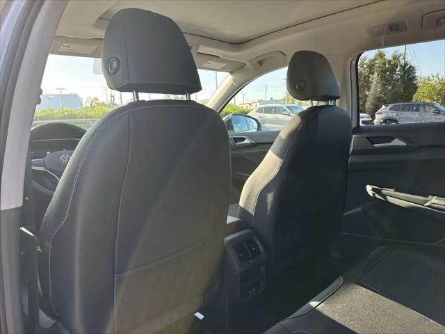 2026 Volkswagen Taos SE Black
