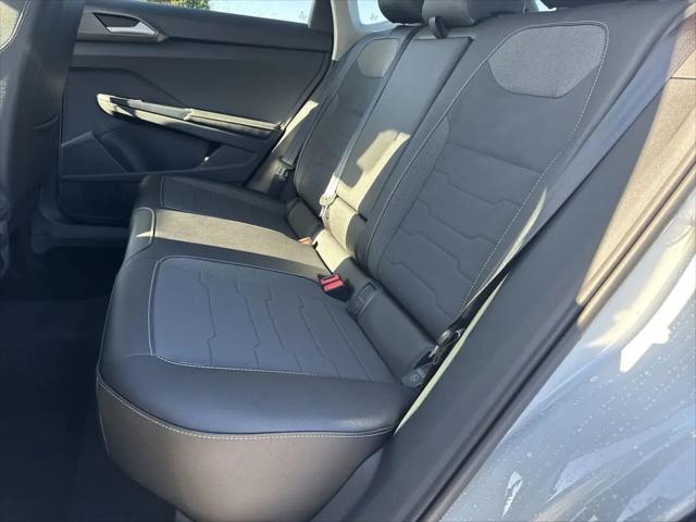 2026 Volkswagen Taos SE Black