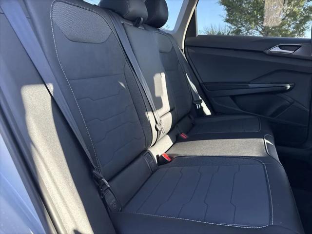 2026 Volkswagen Taos SE Black