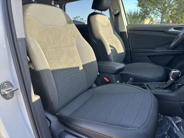 2026 Volkswagen Taos SE Black