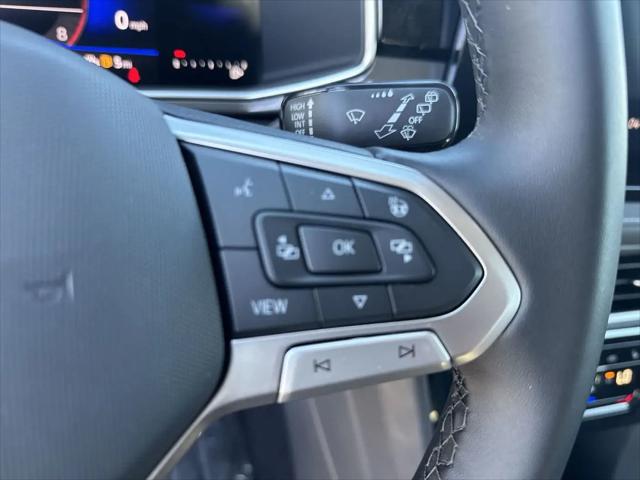 2026 Volkswagen Taos SE Black