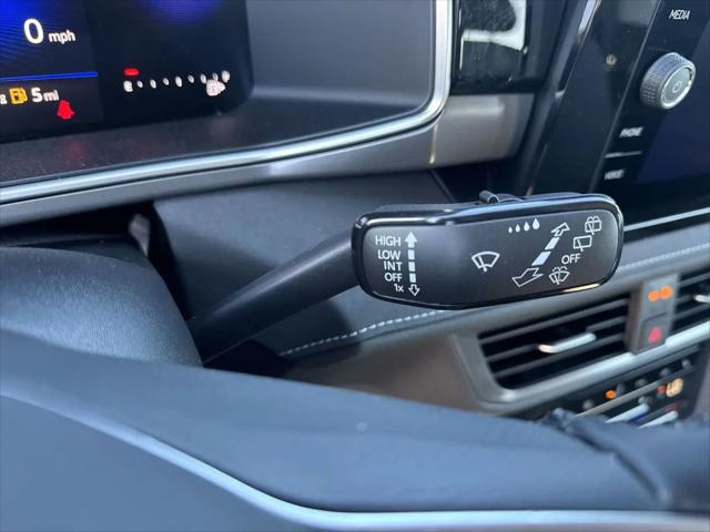 2026 Volkswagen Taos SE Black