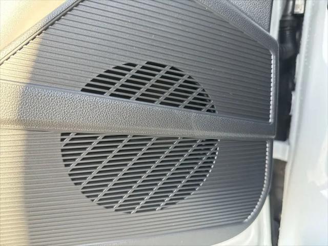 2026 Volkswagen Taos SE Black