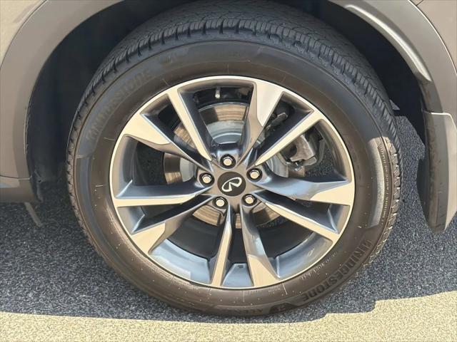 2023 INFINITI QX60 LUXE AWD