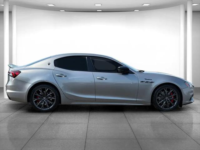 2022 Maserati Ghibli Modena Q4