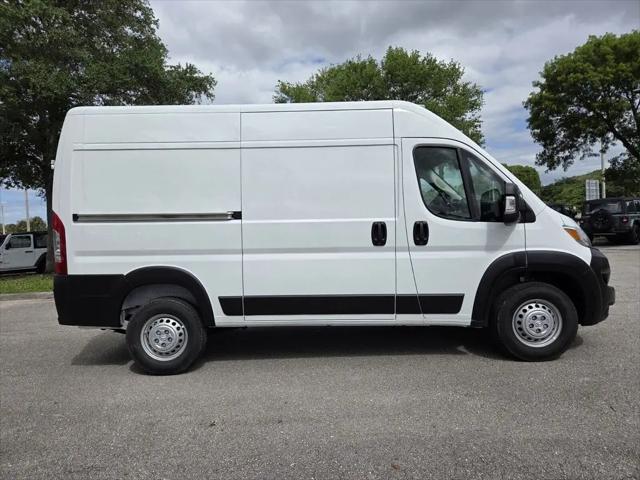 2026 Ram ProMaster Cargo Van Tradesman High Roof 136" WB w/Pass Seat