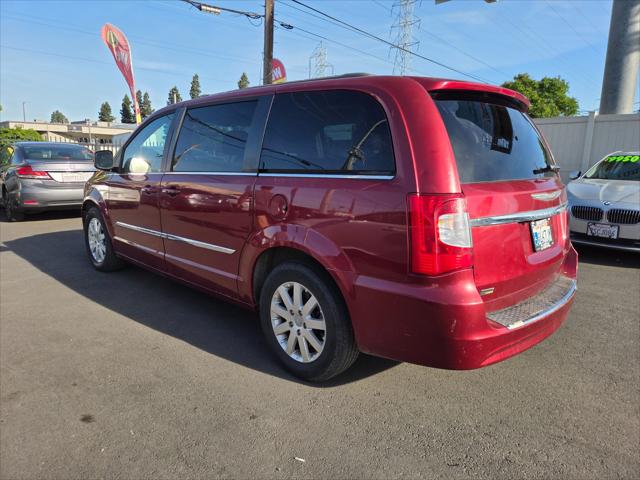 2014 Chrysler Town & Country Touring