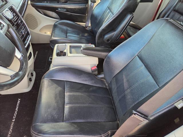 2014 Chrysler Town & Country Touring