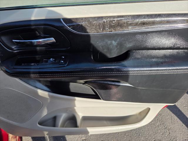 2014 Chrysler Town & Country Touring