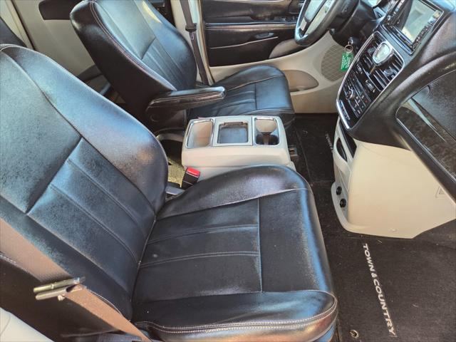 2014 Chrysler Town & Country Touring