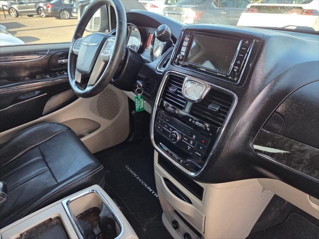 2014 Chrysler Town & Country Touring