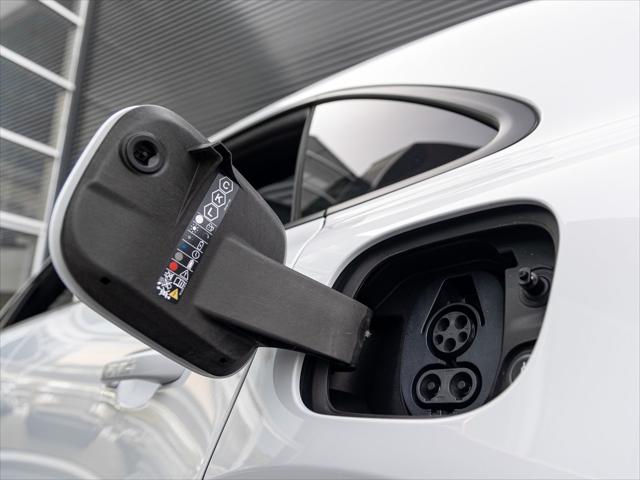 2026 Porsche Macan Electric Unknown