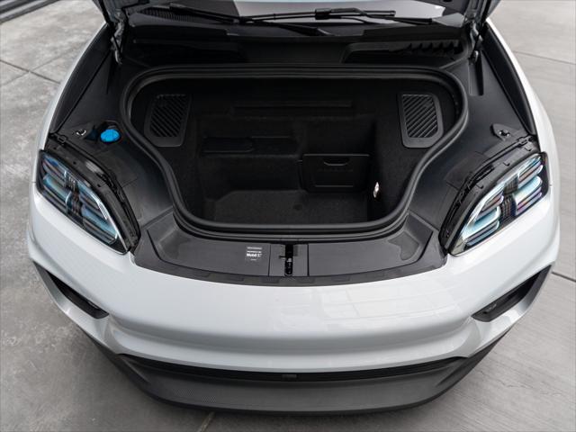 2026 Porsche Macan Electric Unknown