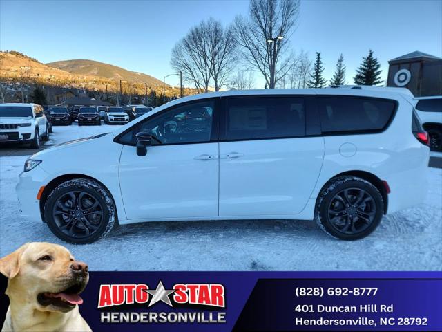 2026 Chrysler Pacifica PACIFICA SELECT AWD