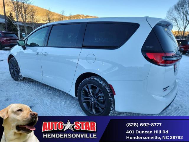 2026 Chrysler Pacifica PACIFICA SELECT AWD