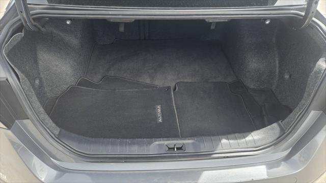 2023 Nissan Altima SL FWD