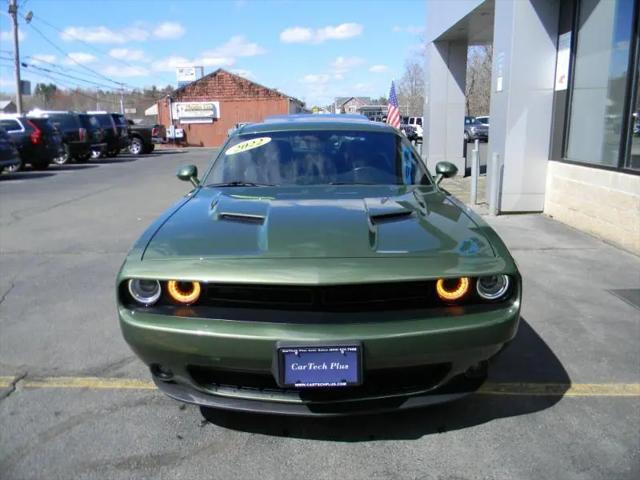 2022 Dodge Challenger SXT AWD