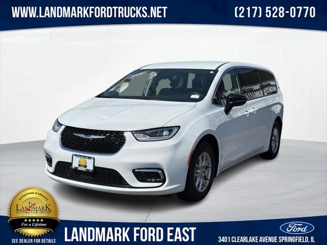 2024 Chrysler Pacifica Touring L for sale in Springfield, IL