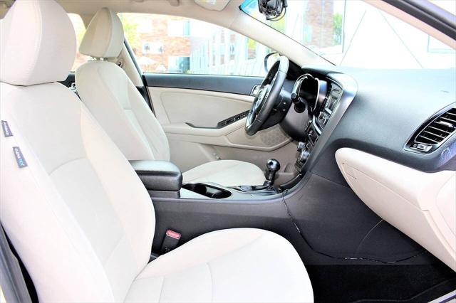 2016 Kia Optima Hybrid Base 4dr Sedan