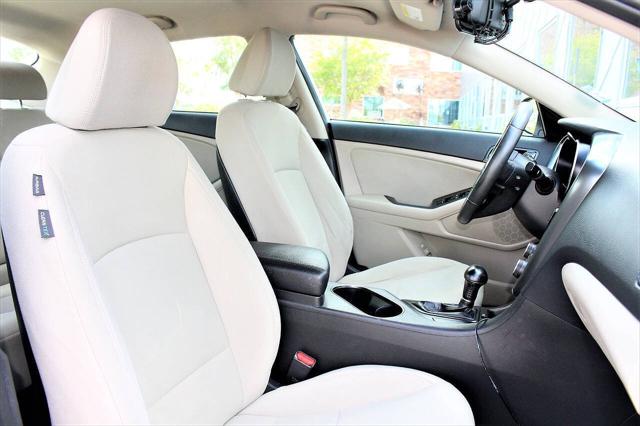 2016 Kia Optima Hybrid Base 4dr Sedan