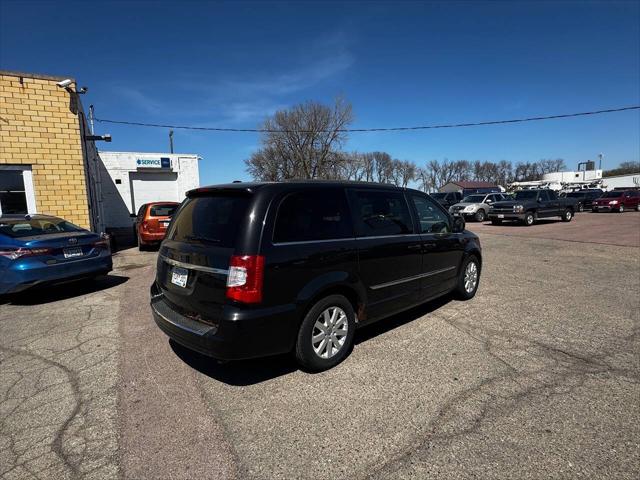 2014 Chrysler Town & Country Touring