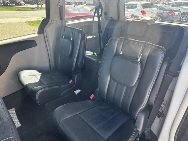 2014 Chrysler Town & Country Touring