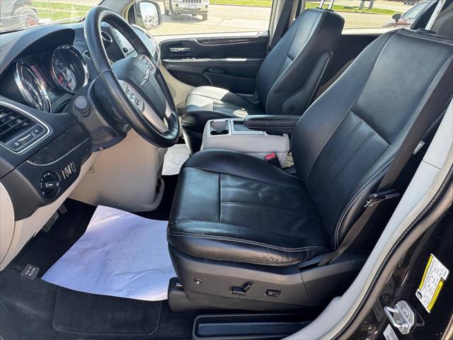 2014 Chrysler Town & Country Touring