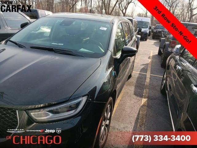 2023 Chrysler Pacifica Hybrid Touring L for sale in Chicago, IL